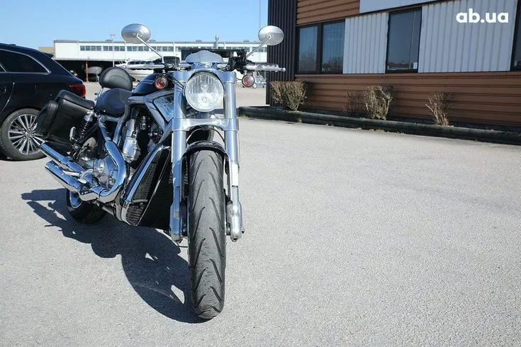 Harley-Davidson V-Rod Image 4